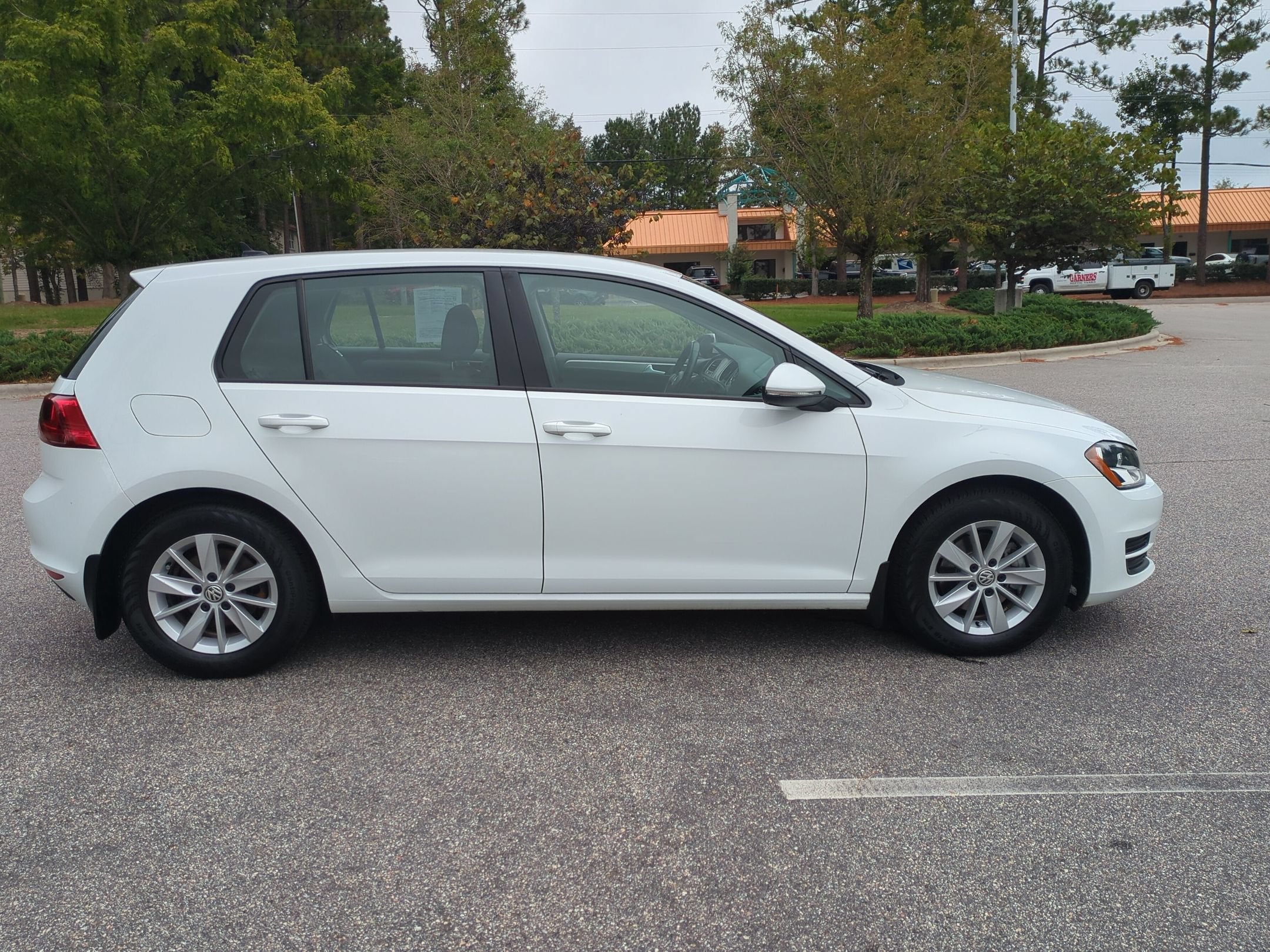 2016 Volkswagen Golf TSI S