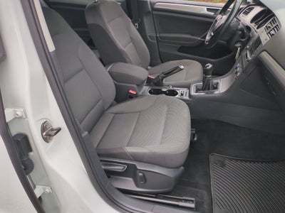 2016 Volkswagen Golf TSI S