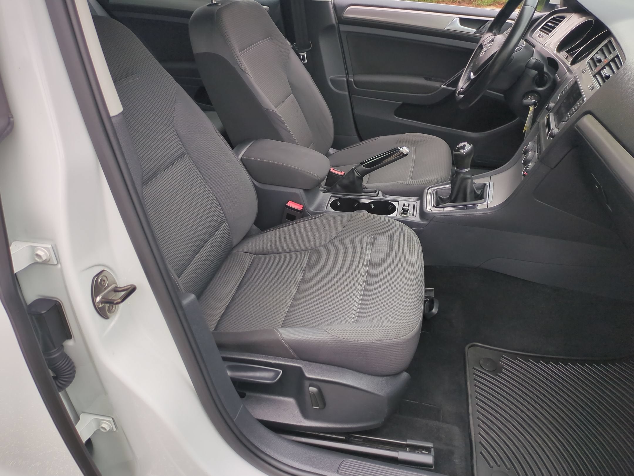 2016 Volkswagen Golf TSI S