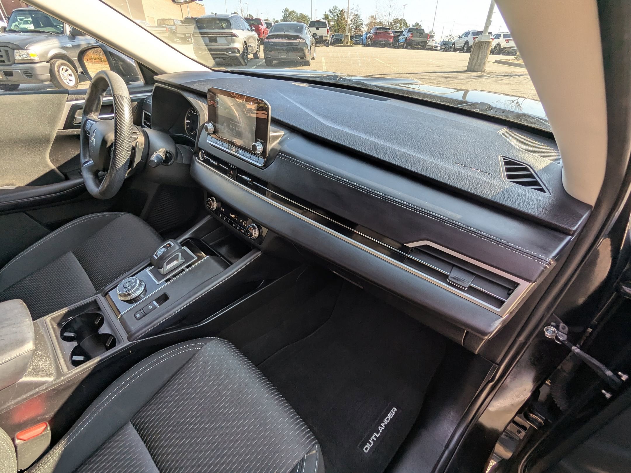 2022 Mitsubishi Outlander ES