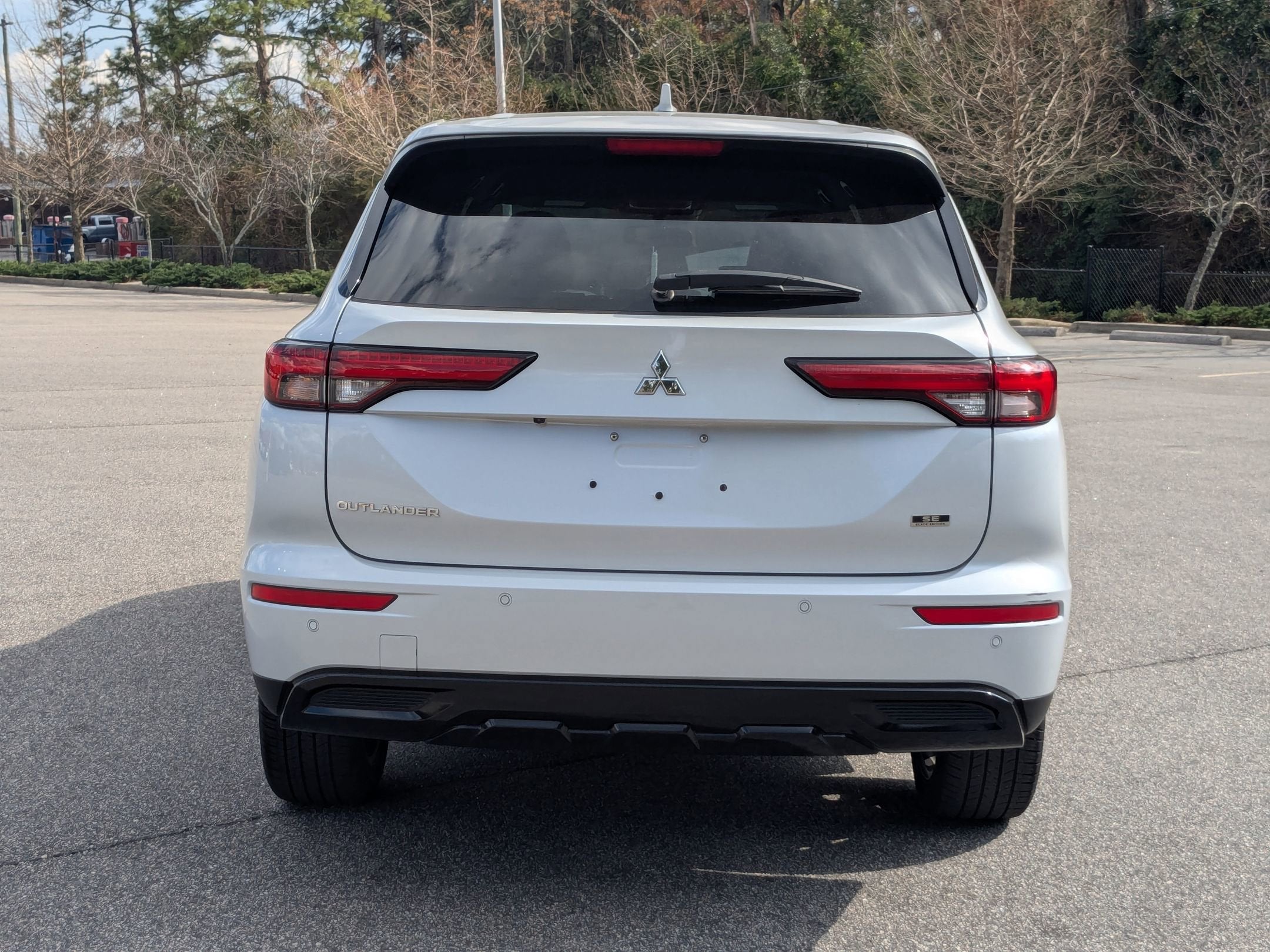 2023 Mitsubishi Outlander SE
