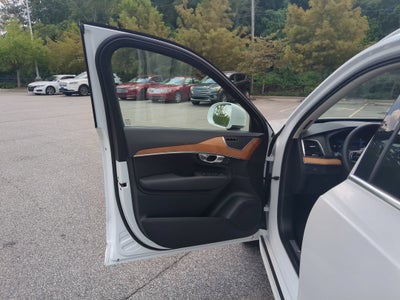 2024 Volvo XC90 Plus Bright Theme