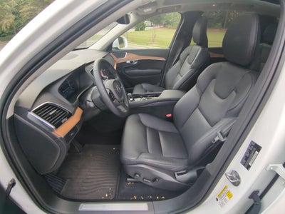 2024 Volvo XC90 Plus Bright Theme