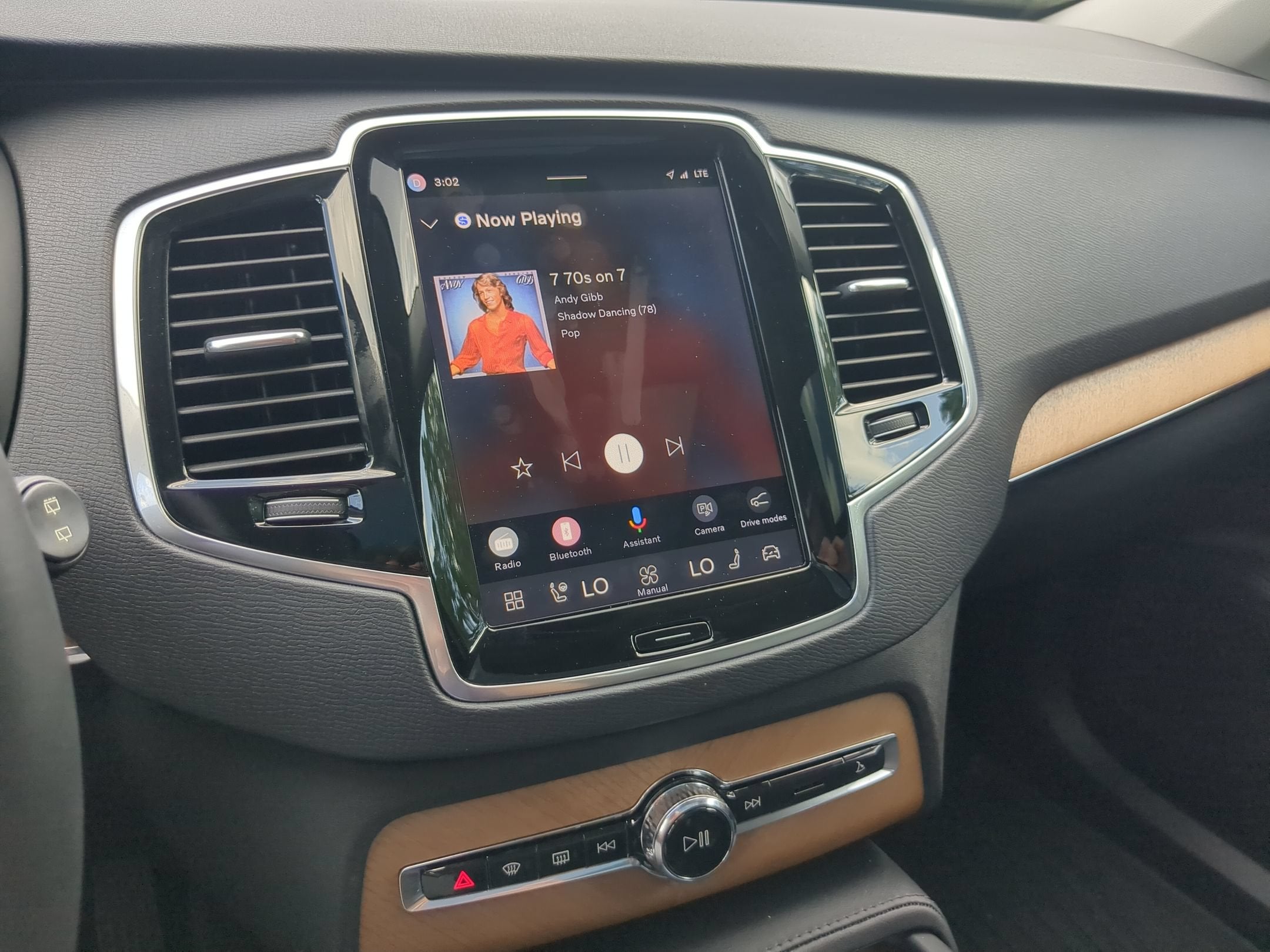 2024 Volvo XC90 Plus Bright Theme