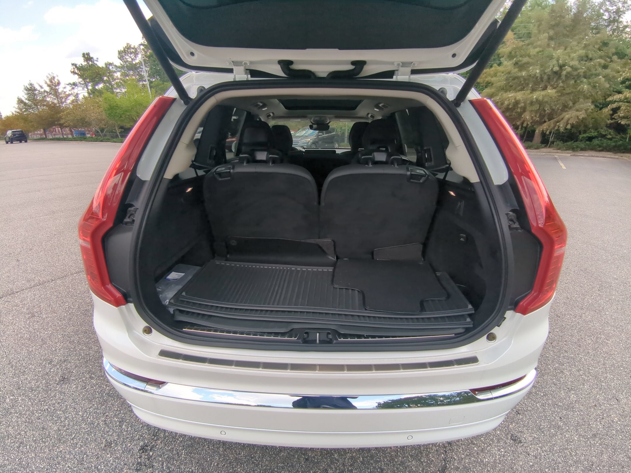 2024 Volvo XC90 Plus Bright Theme