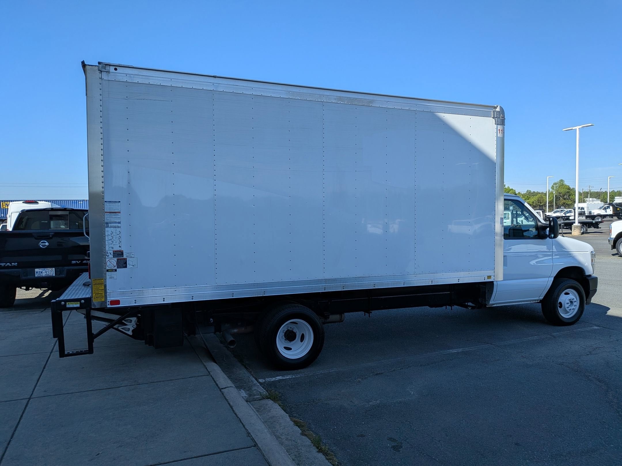 2024 Ford E-Series Cutaway Base