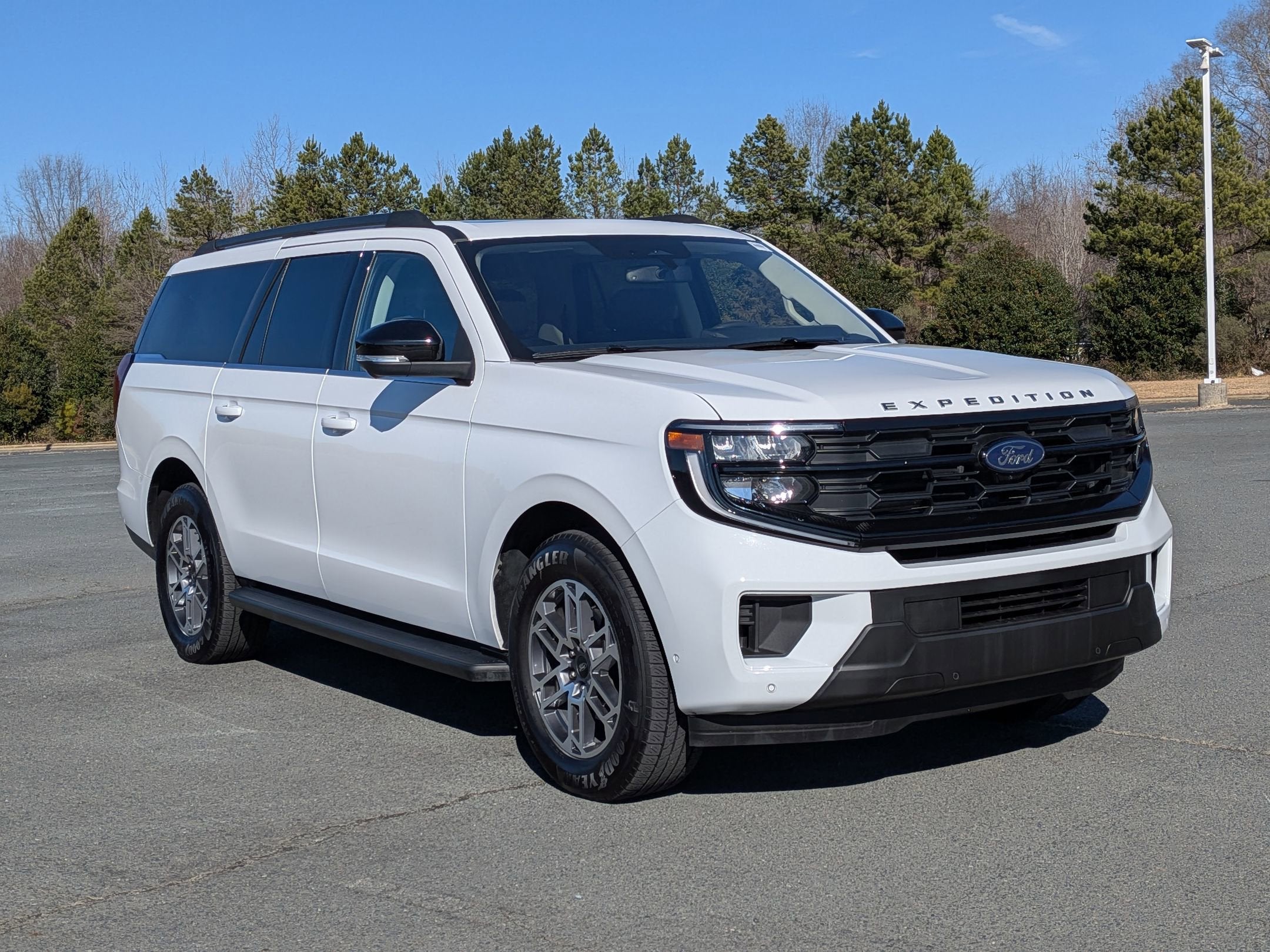 2025 Ford Expedition Max Active