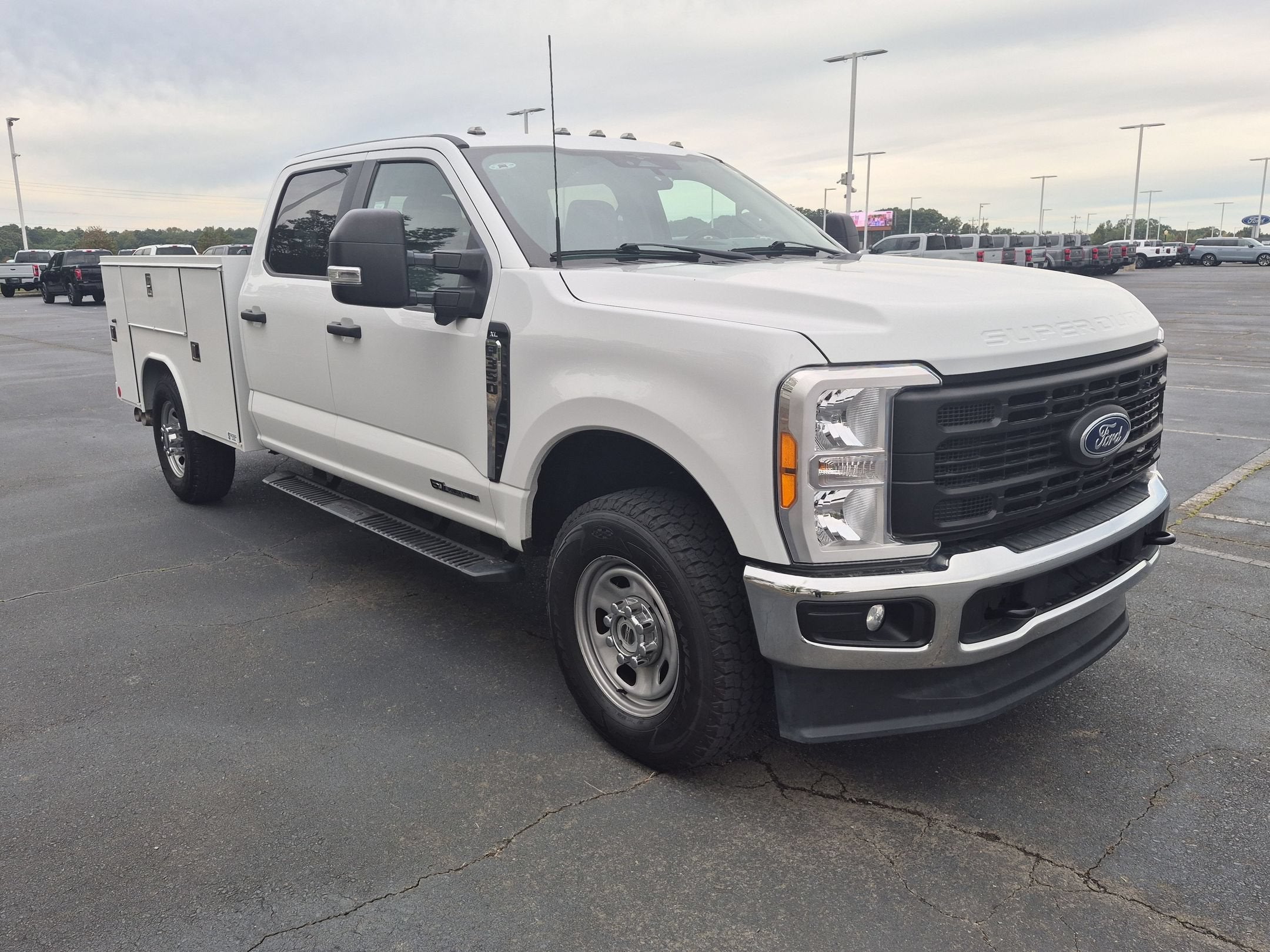 2023 Ford Super Duty F-350 SRW XL
