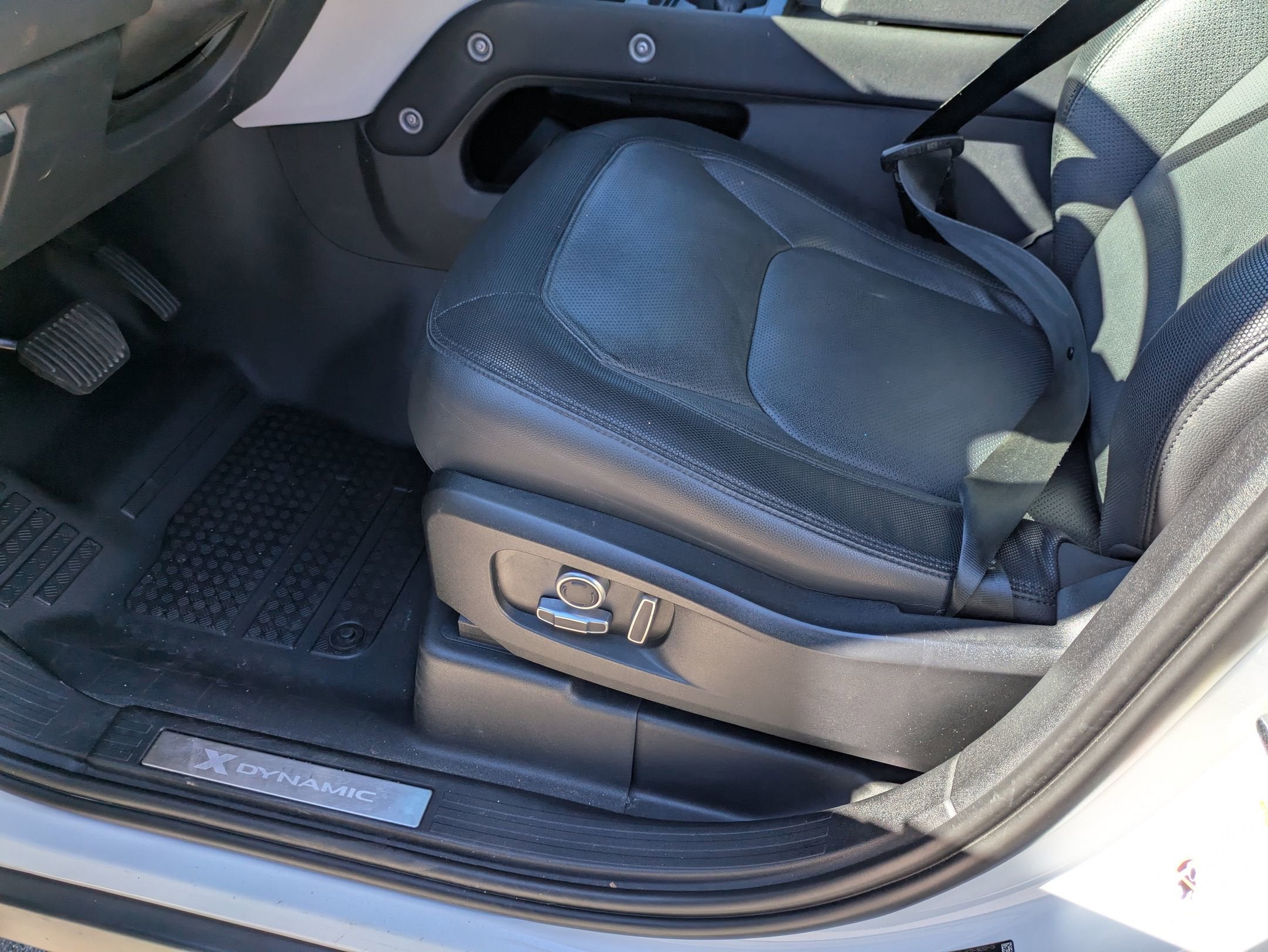 2023 Land Rover Defender X-Dynamic SE