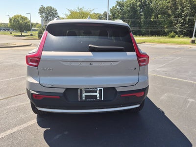 2025 Volvo XC40 Core Bright Theme