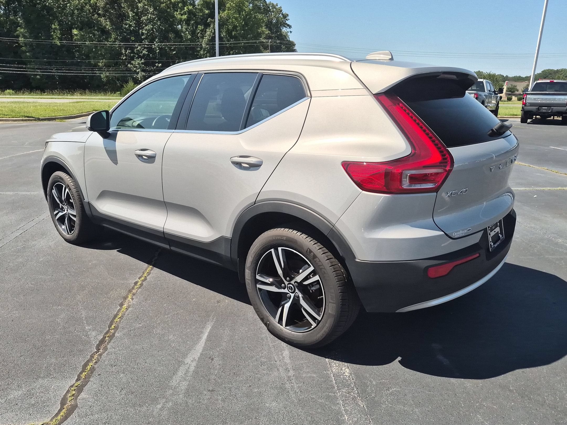 2025 Volvo XC40 Core Bright Theme