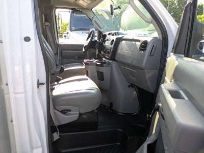2018 Ford E-Series Cutaway Base