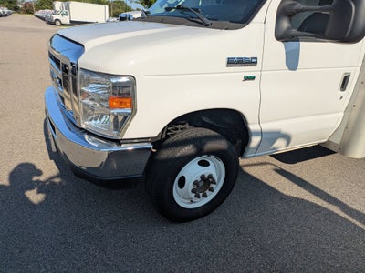 2018 Ford E-Series Cutaway Base