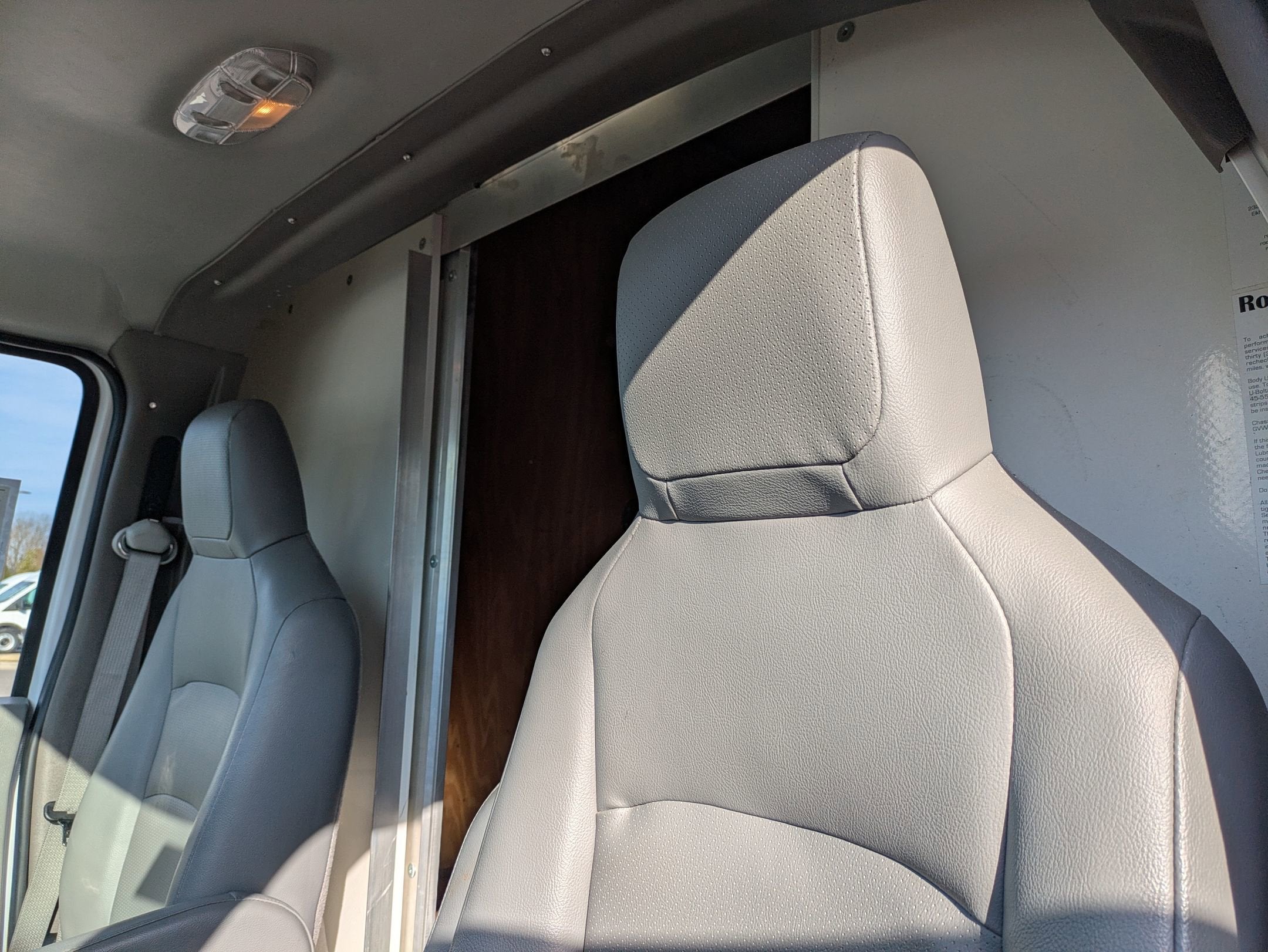 2021 Ford E-Series Cutaway Base