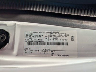 2024 Ford E-Series Cutaway Base