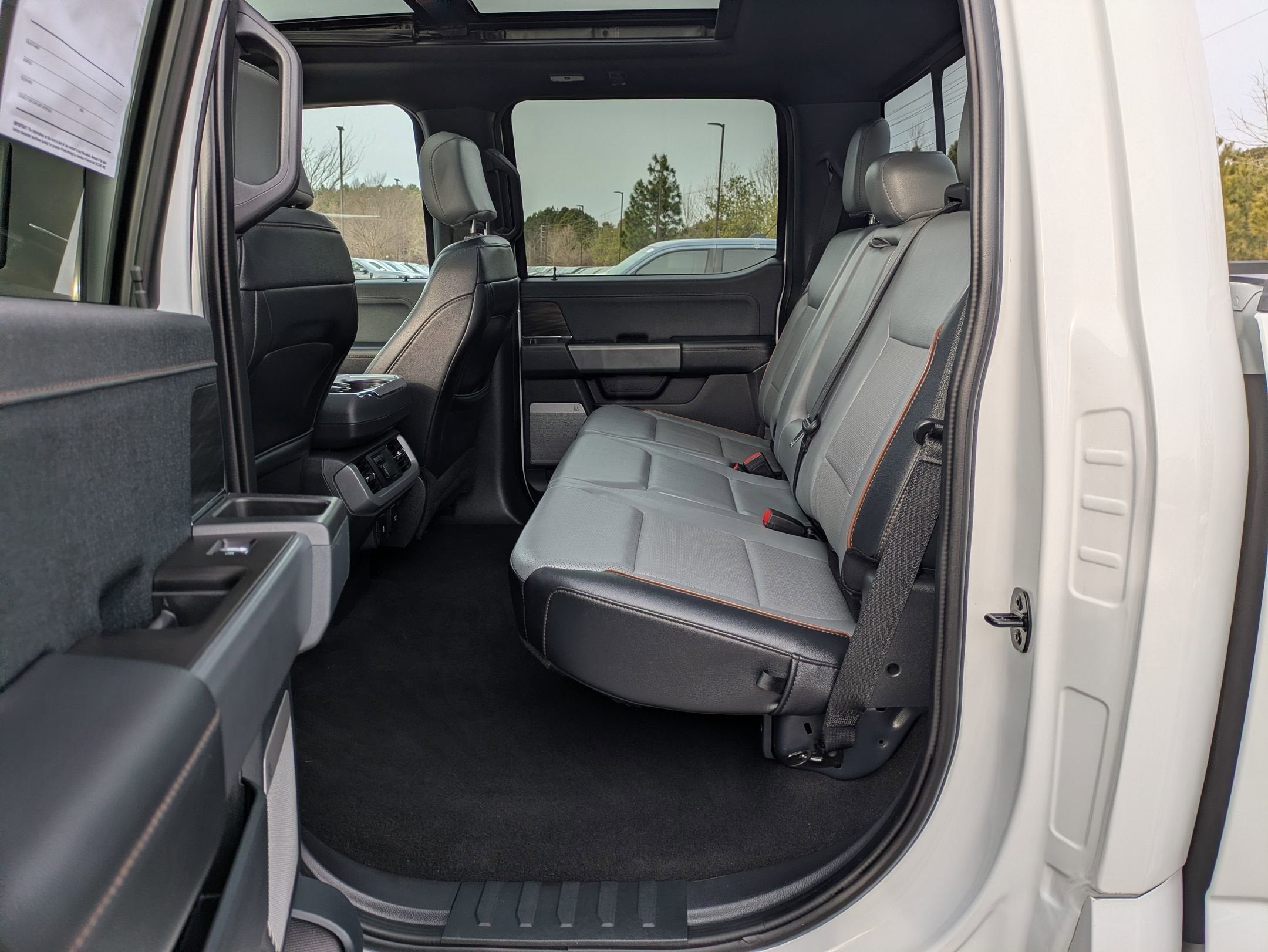 2024 Ford F-150 Lightning LARIAT