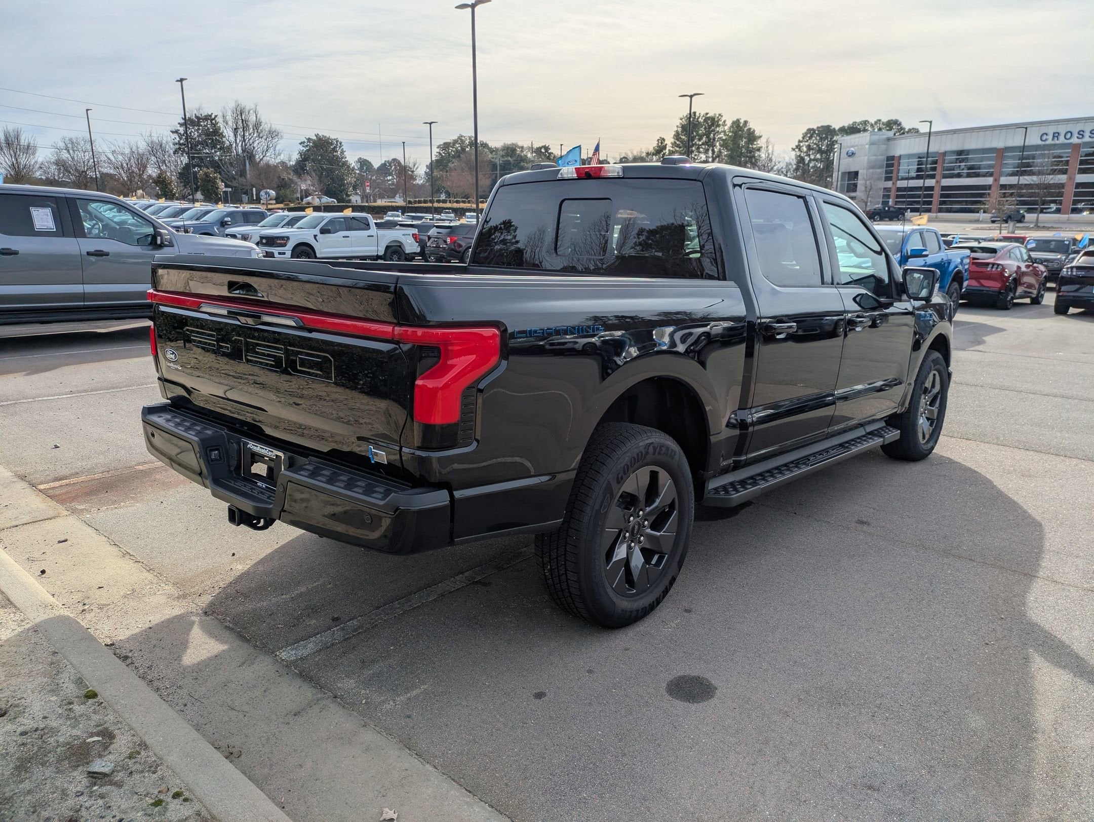 2025 Ford F-150 Lightning LARIAT