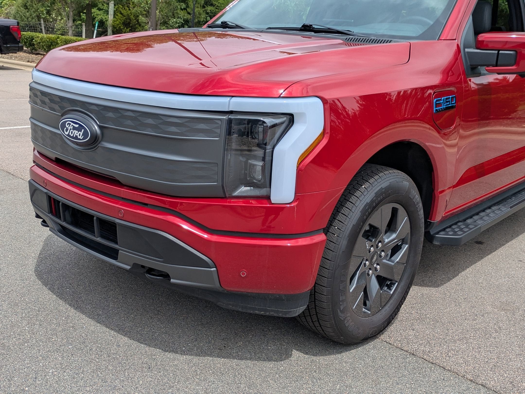 2025 Ford F-150 Lightning LARIAT