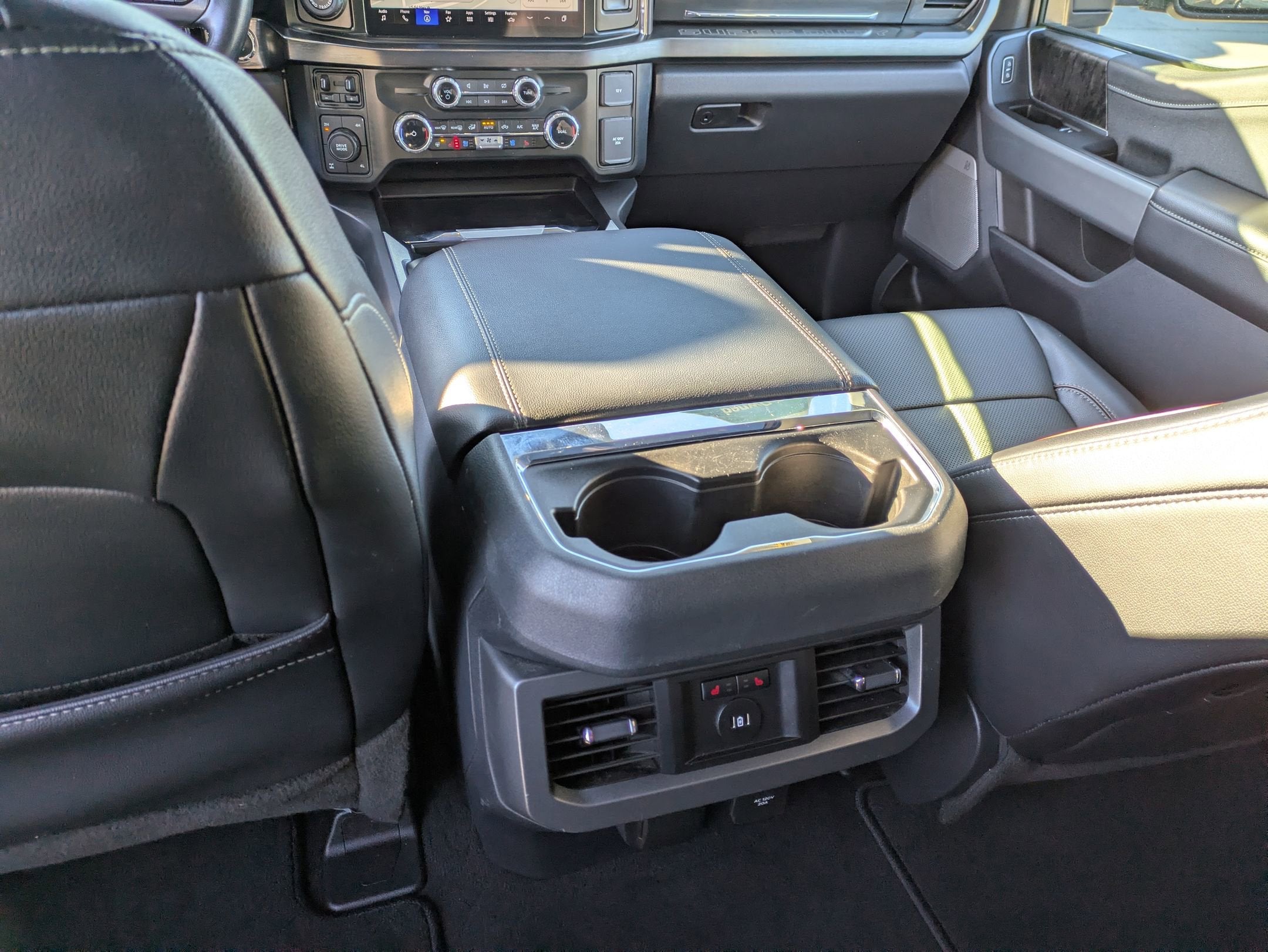 2023 Ford Super Duty F-350 SRW LARIAT