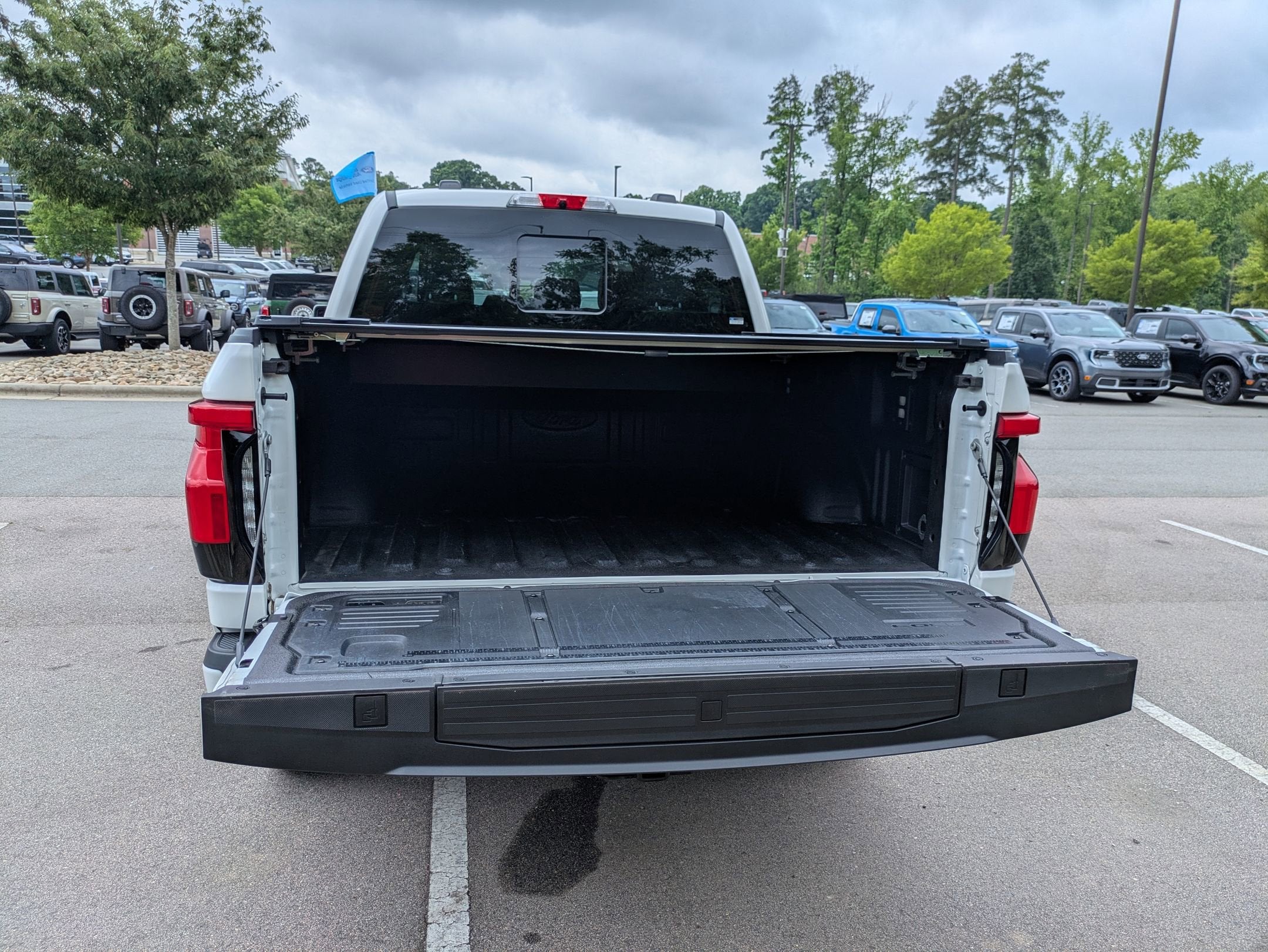2025 Ford F-150 Lightning LARIAT