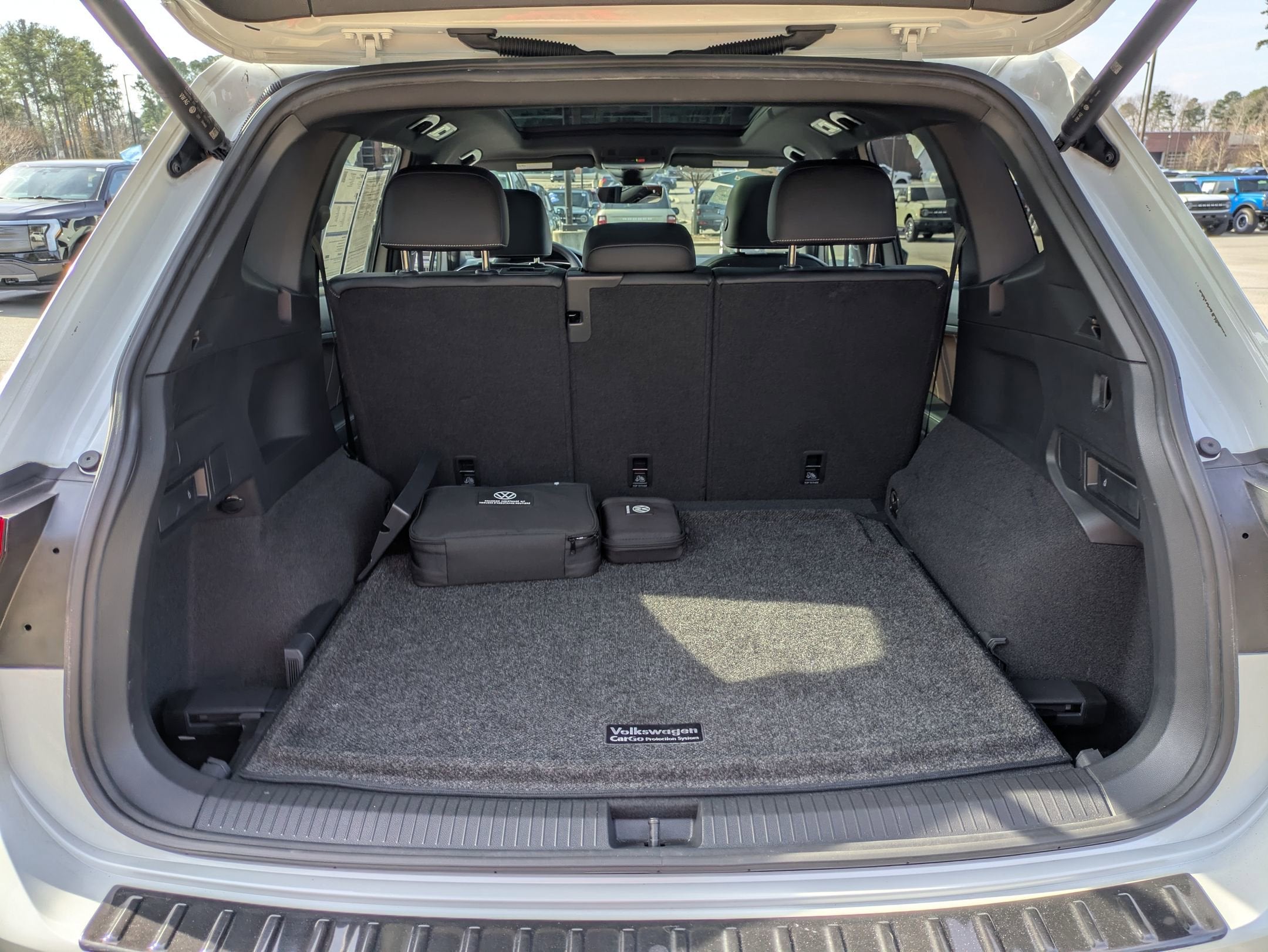 2022 Volkswagen Tiguan SEL R-Line