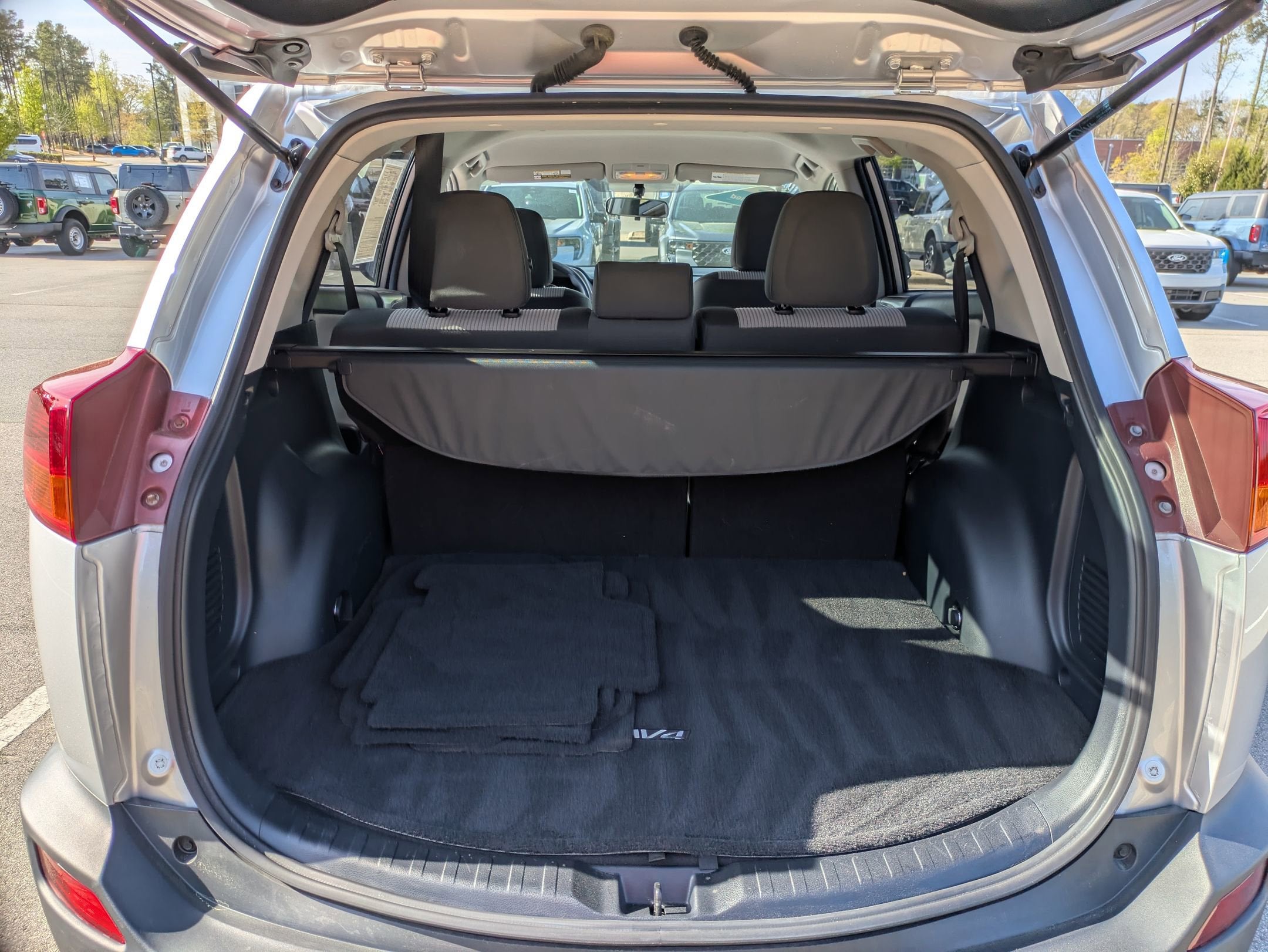 2015 Toyota RAV4 LE