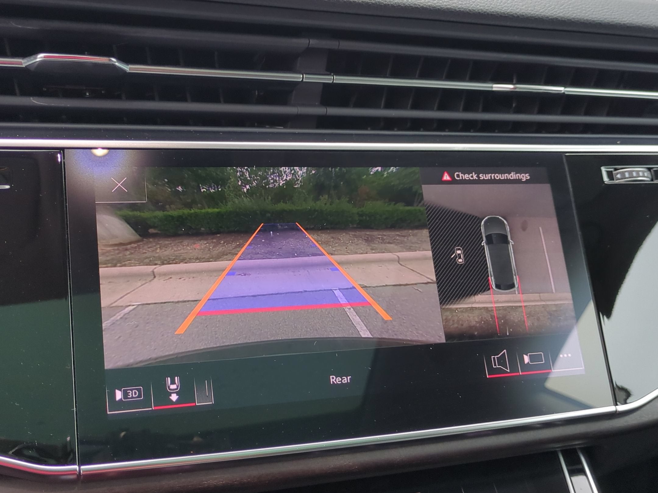2023 Audi Q8 Premium Plus