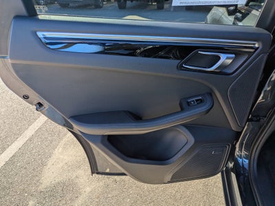 2024 Porsche Macan T