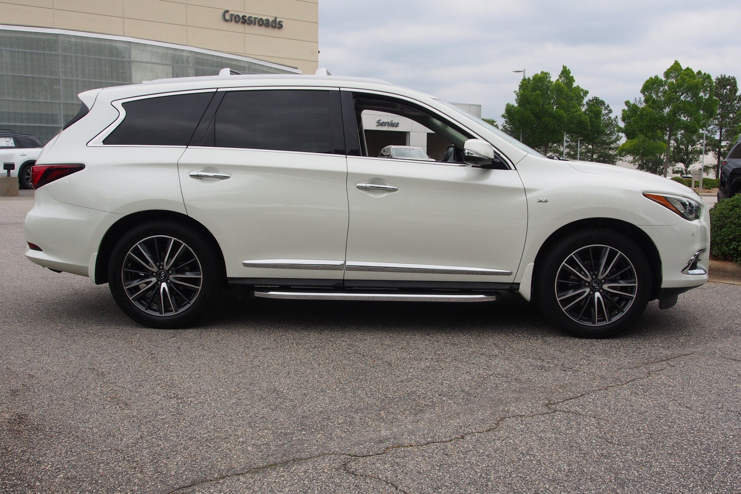 2019 INFINITI QX60 LUXE