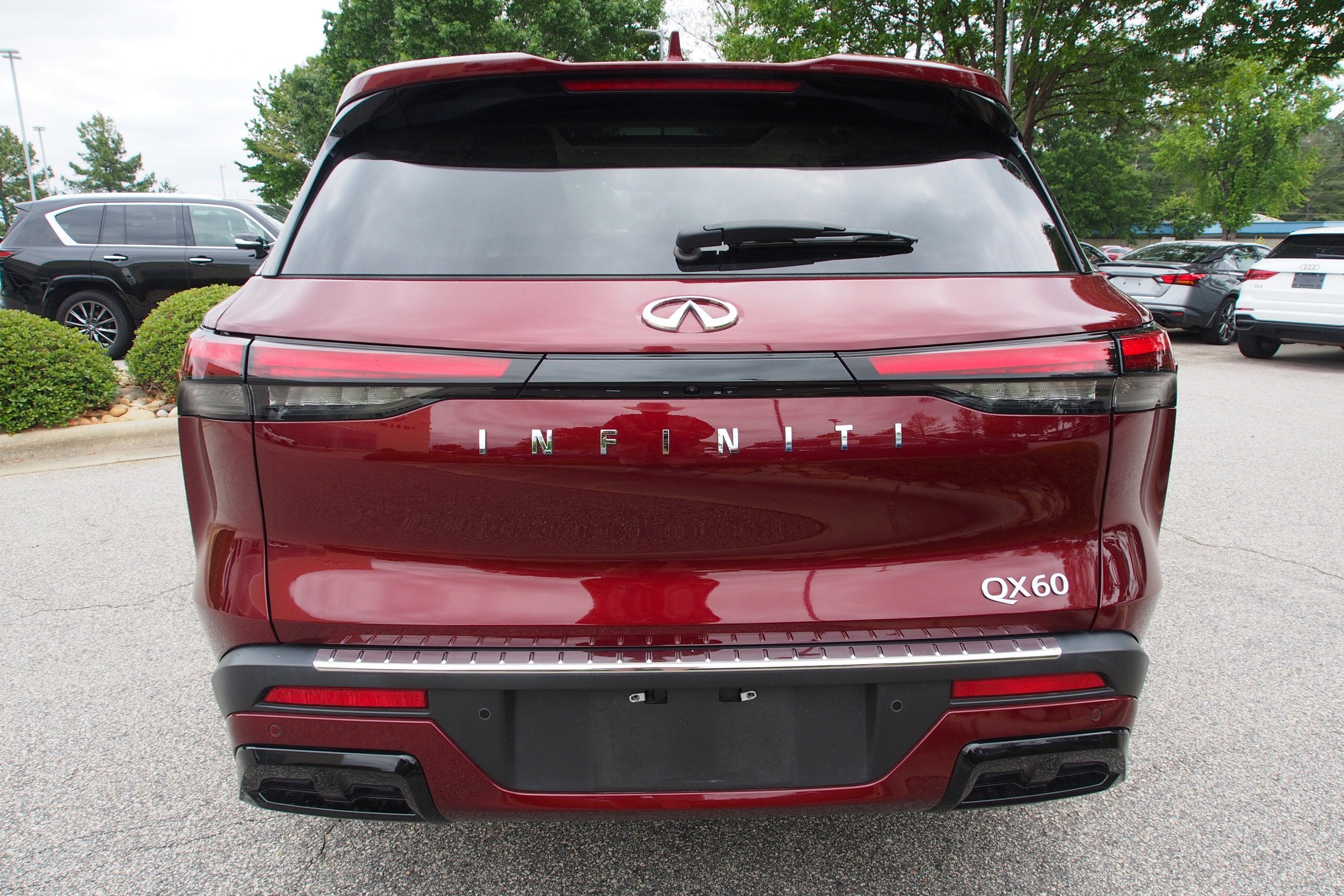 2023 INFINITI QX60 LUXE