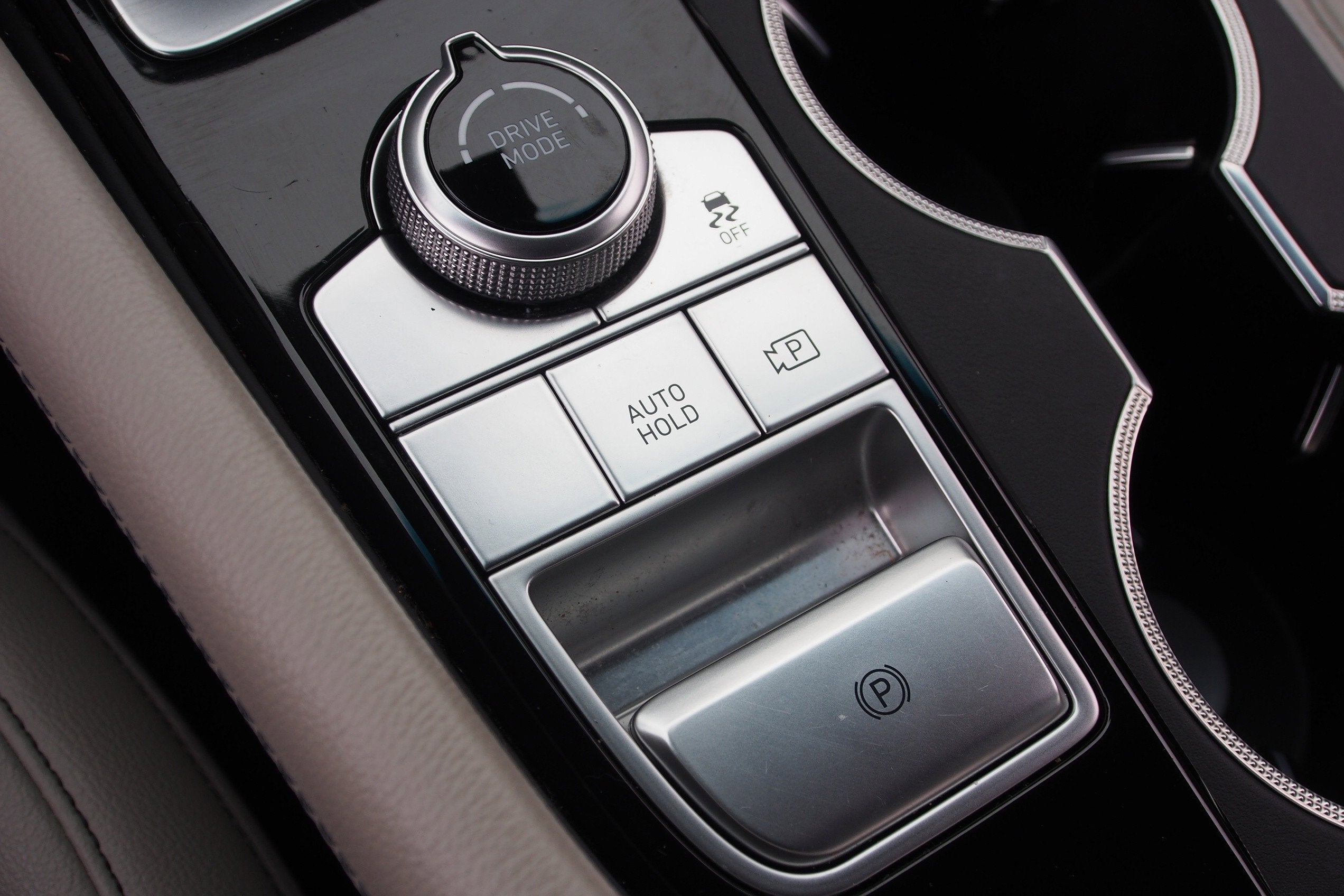 2022 Genesis G70 2.0T