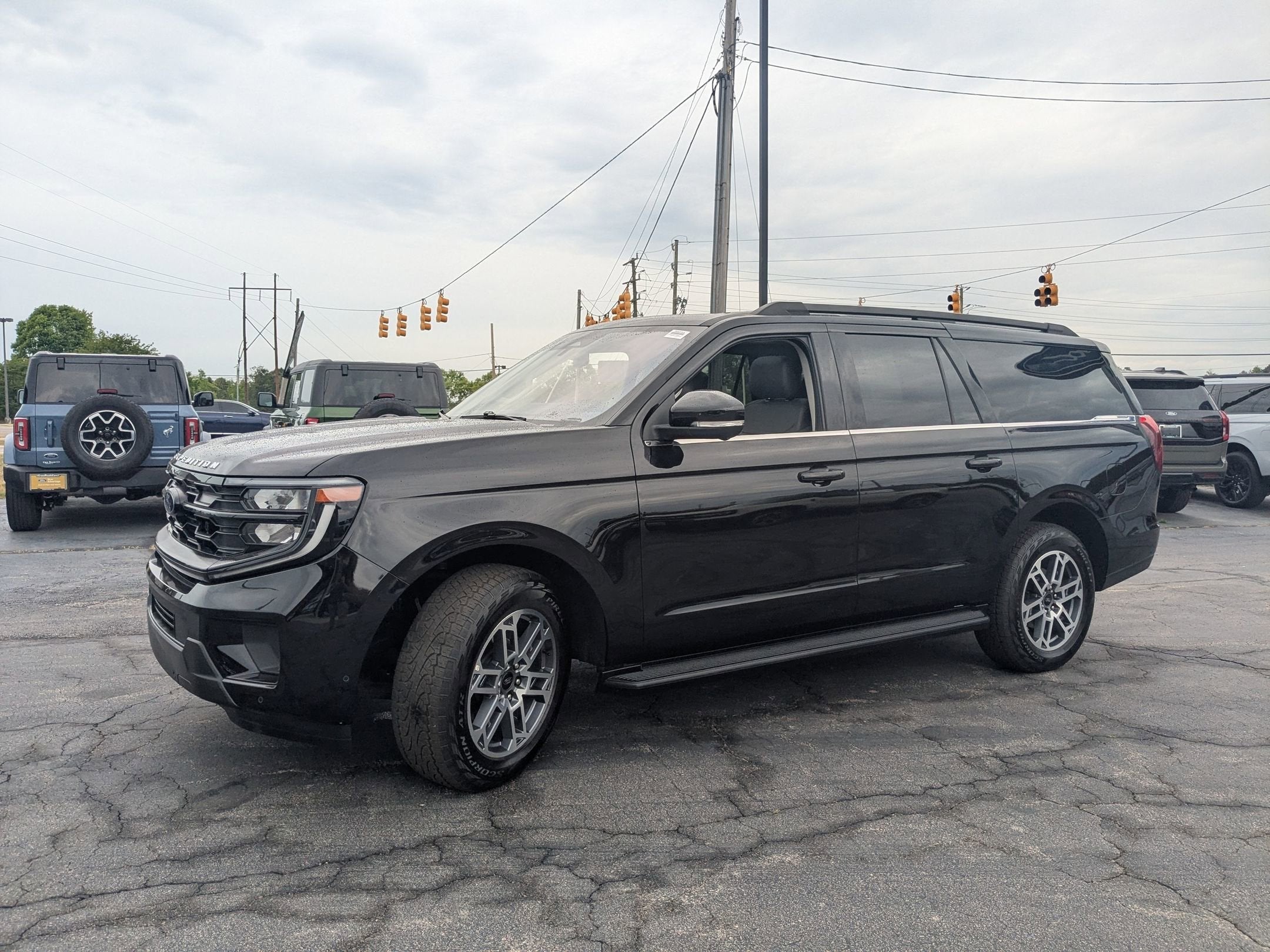 2025 Ford Expedition Max Active
