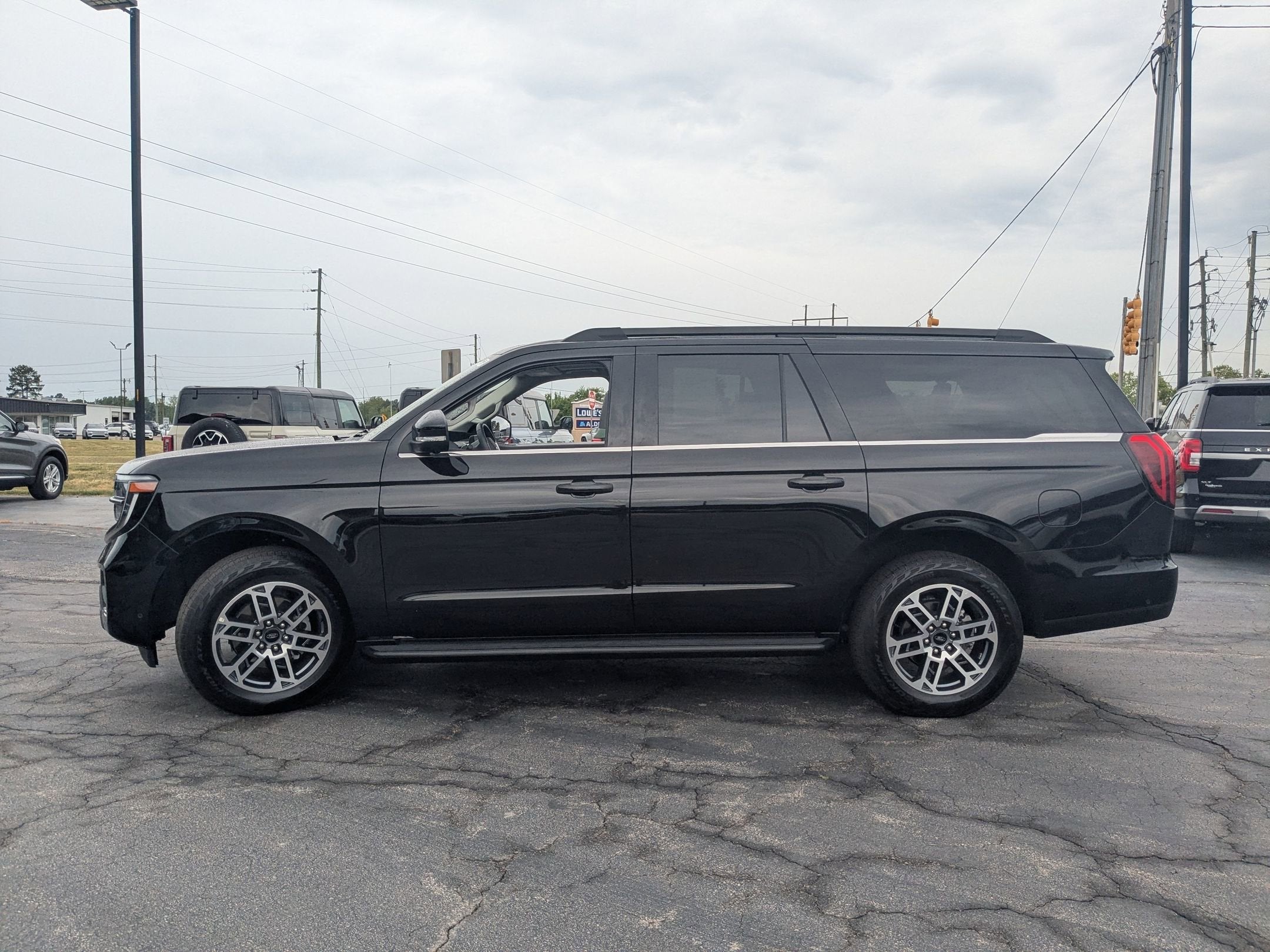 2025 Ford Expedition Max Active