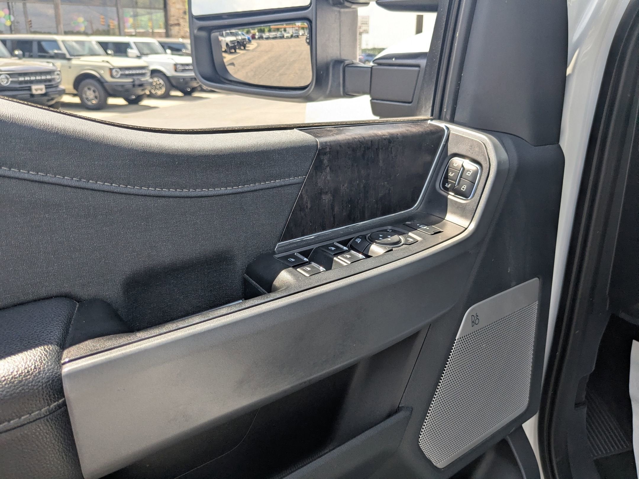 2023 Ford Super Duty F-250 SRW LARIAT