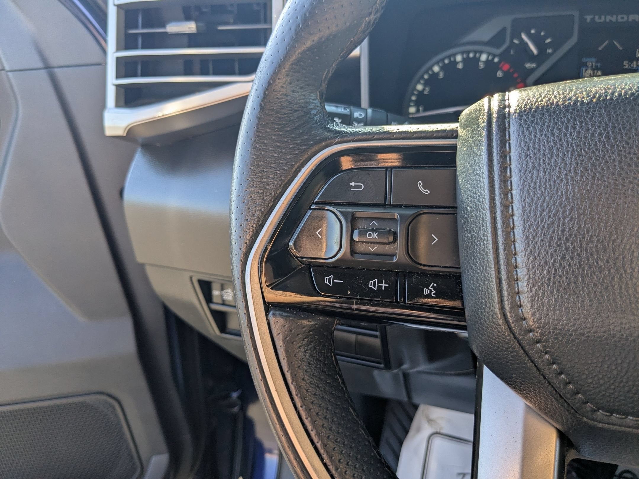 2022 Toyota Tundra 4WD SR5