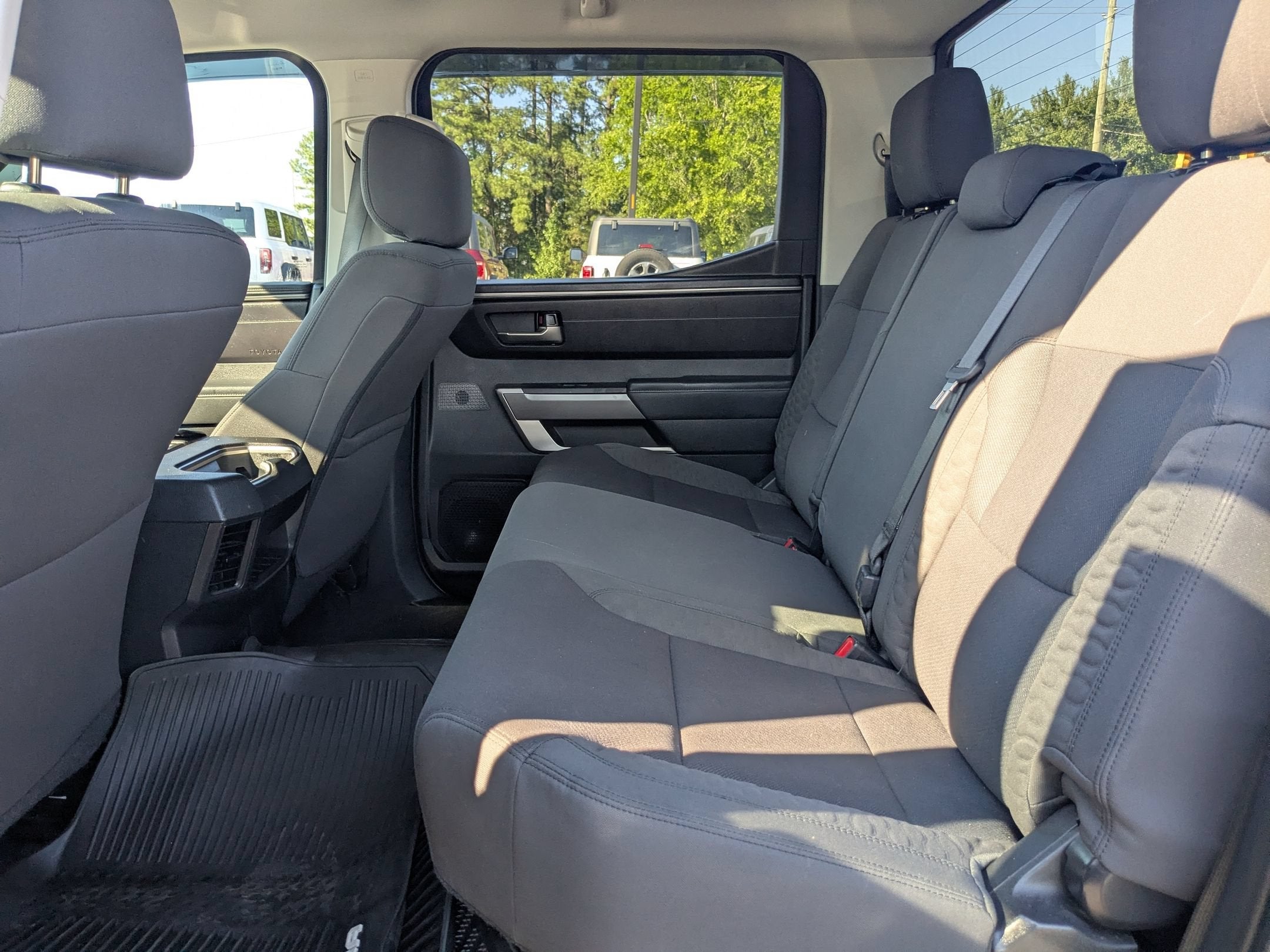 2022 Toyota Tundra 4WD SR5
