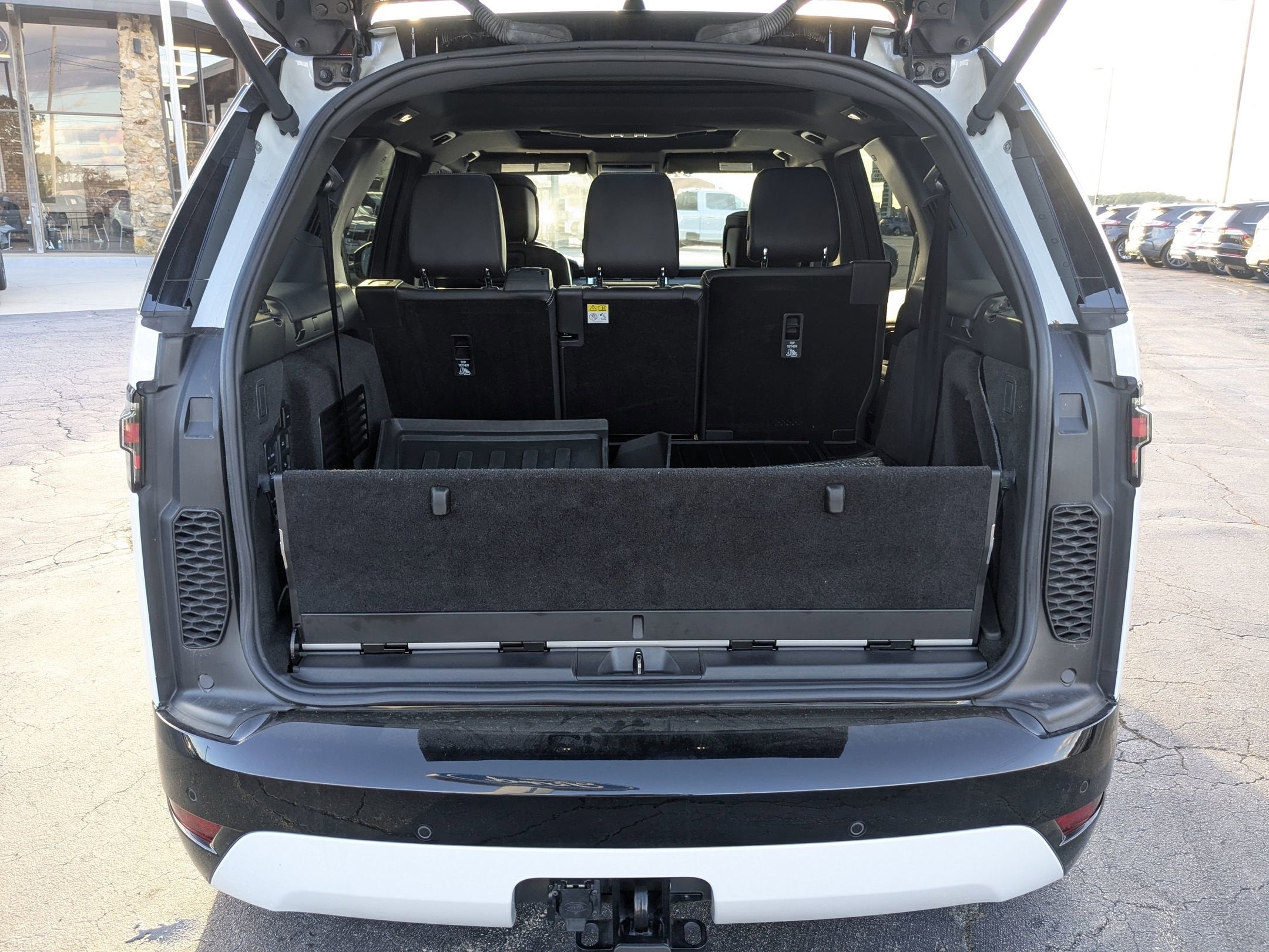 2023 Land Rover Discovery S R-Dynamic