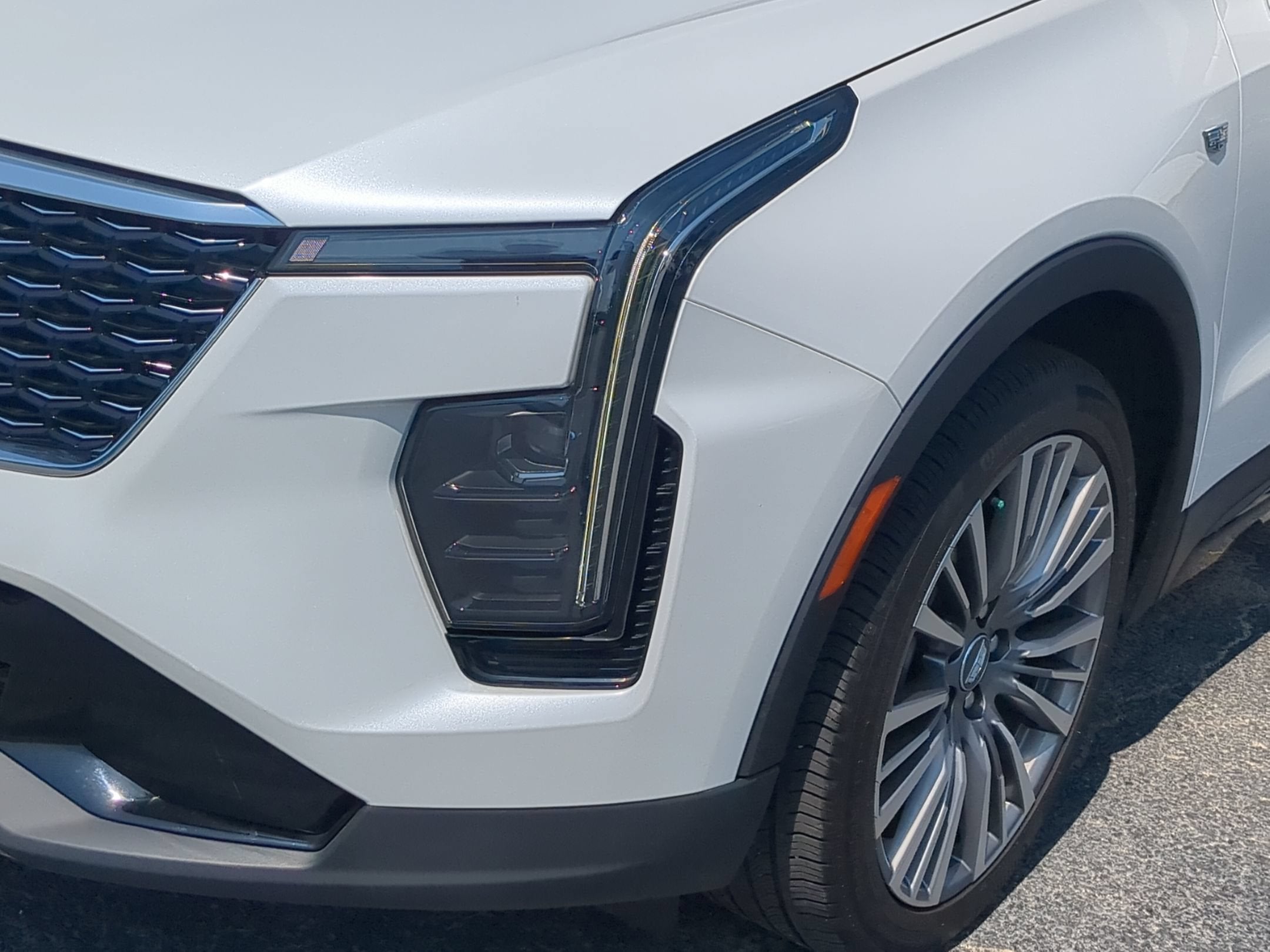 2024 Cadillac XT4 FWD Premium Luxury