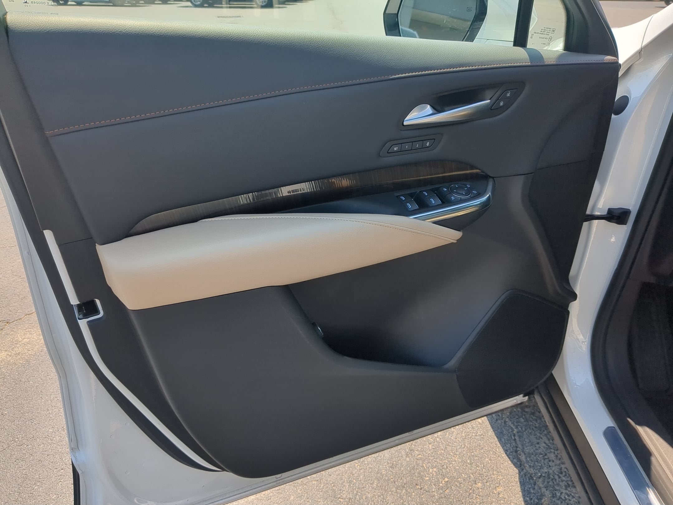 2024 Cadillac XT4 FWD Premium Luxury