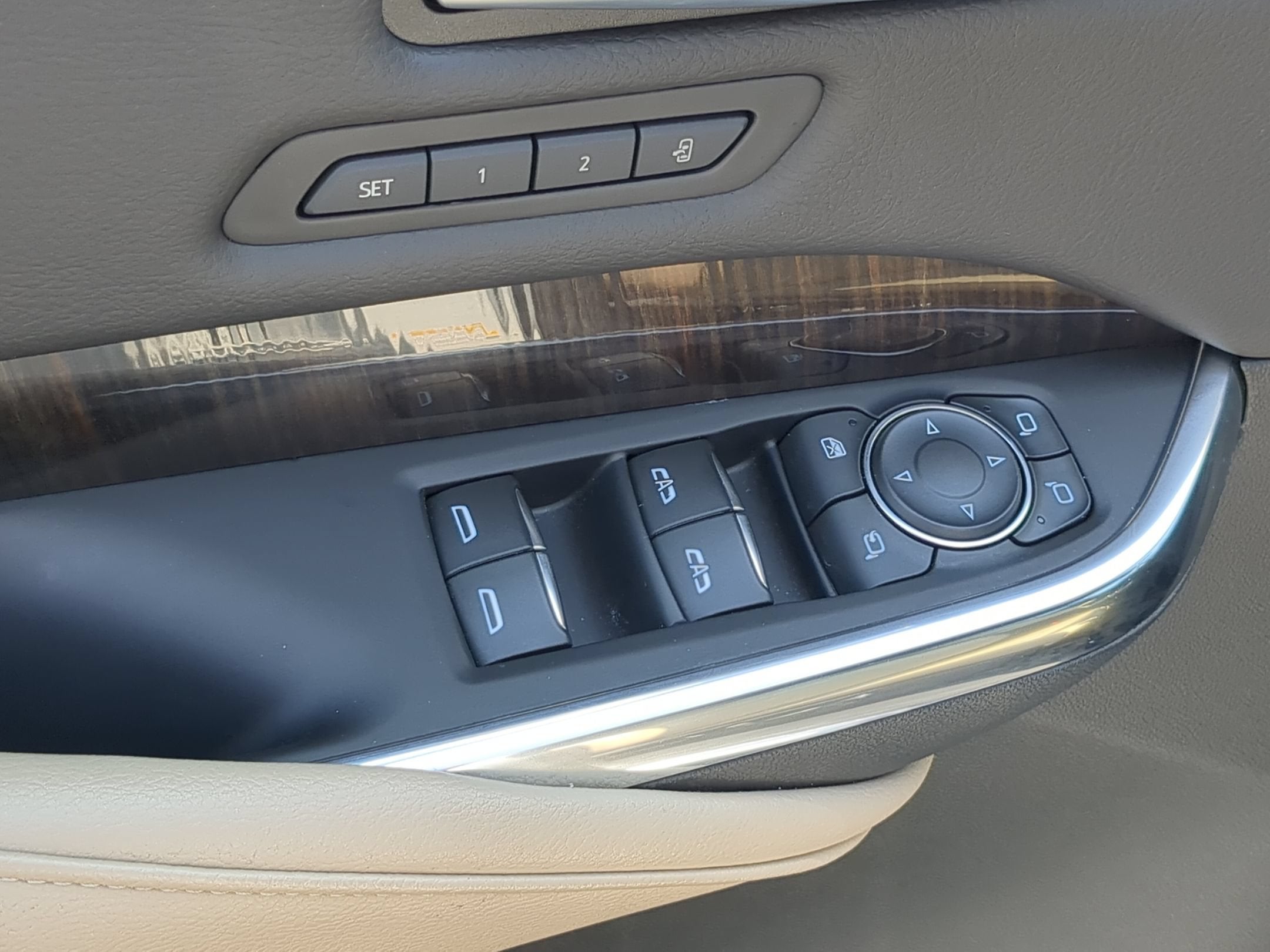 2024 Cadillac XT4 FWD Premium Luxury