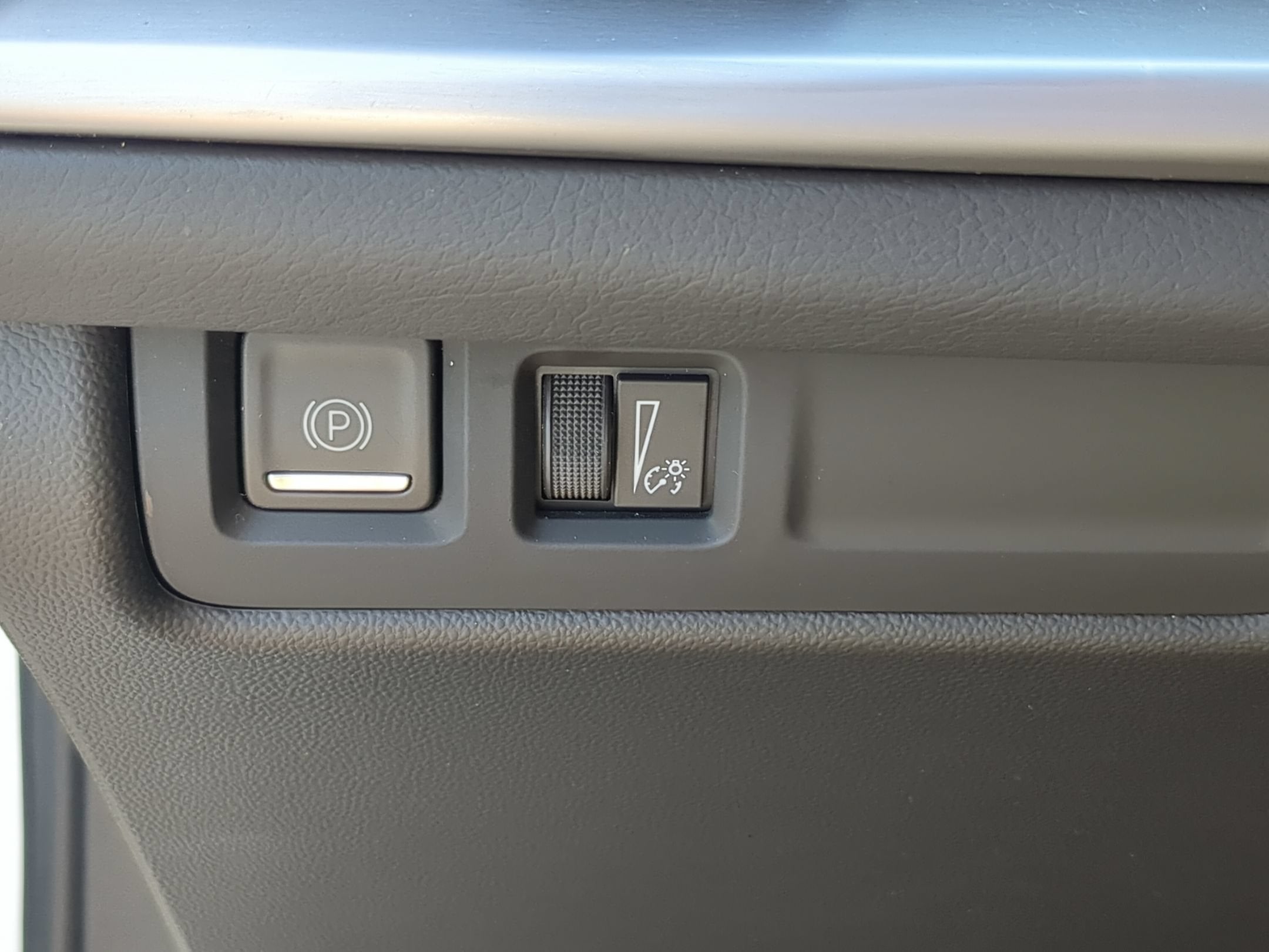 2024 Cadillac XT4 FWD Premium Luxury