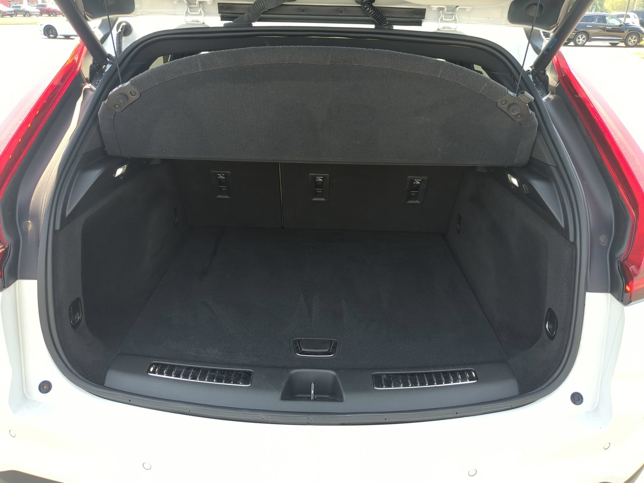 2024 Cadillac XT4 FWD Premium Luxury