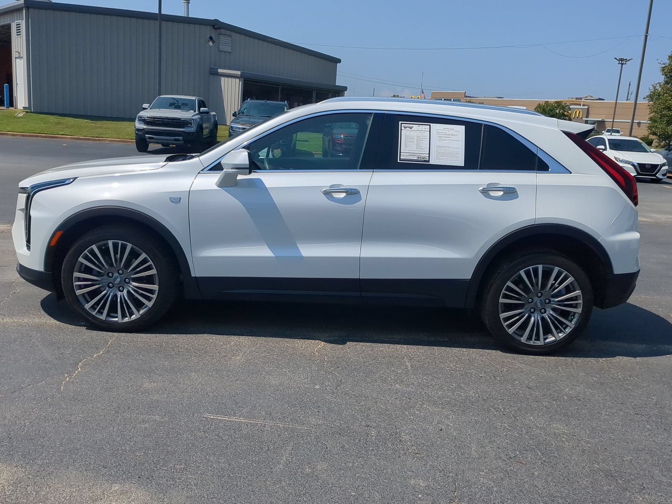 2024 Cadillac XT4 FWD Premium Luxury