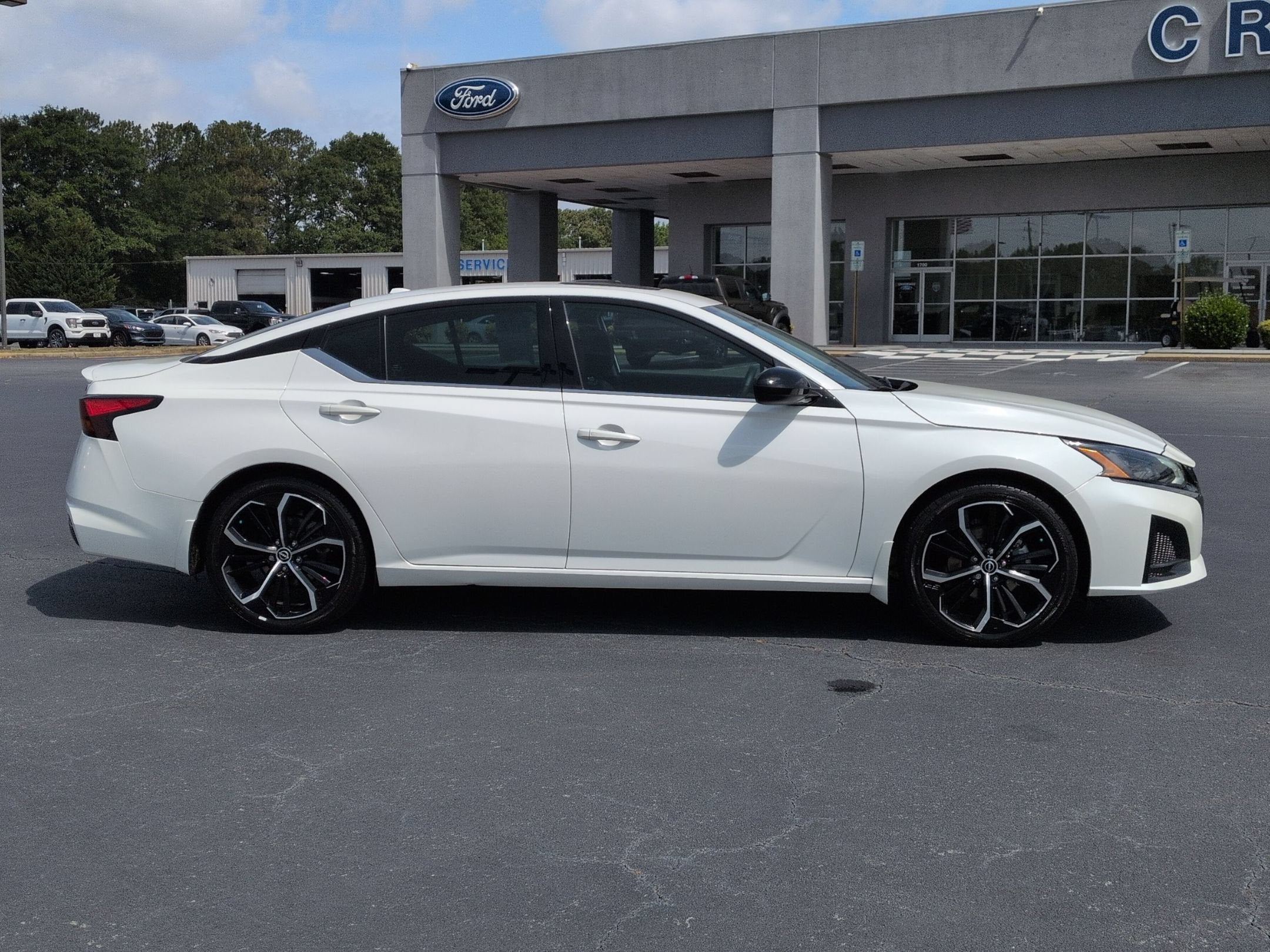 2024 Nissan Altima 2.5 SR