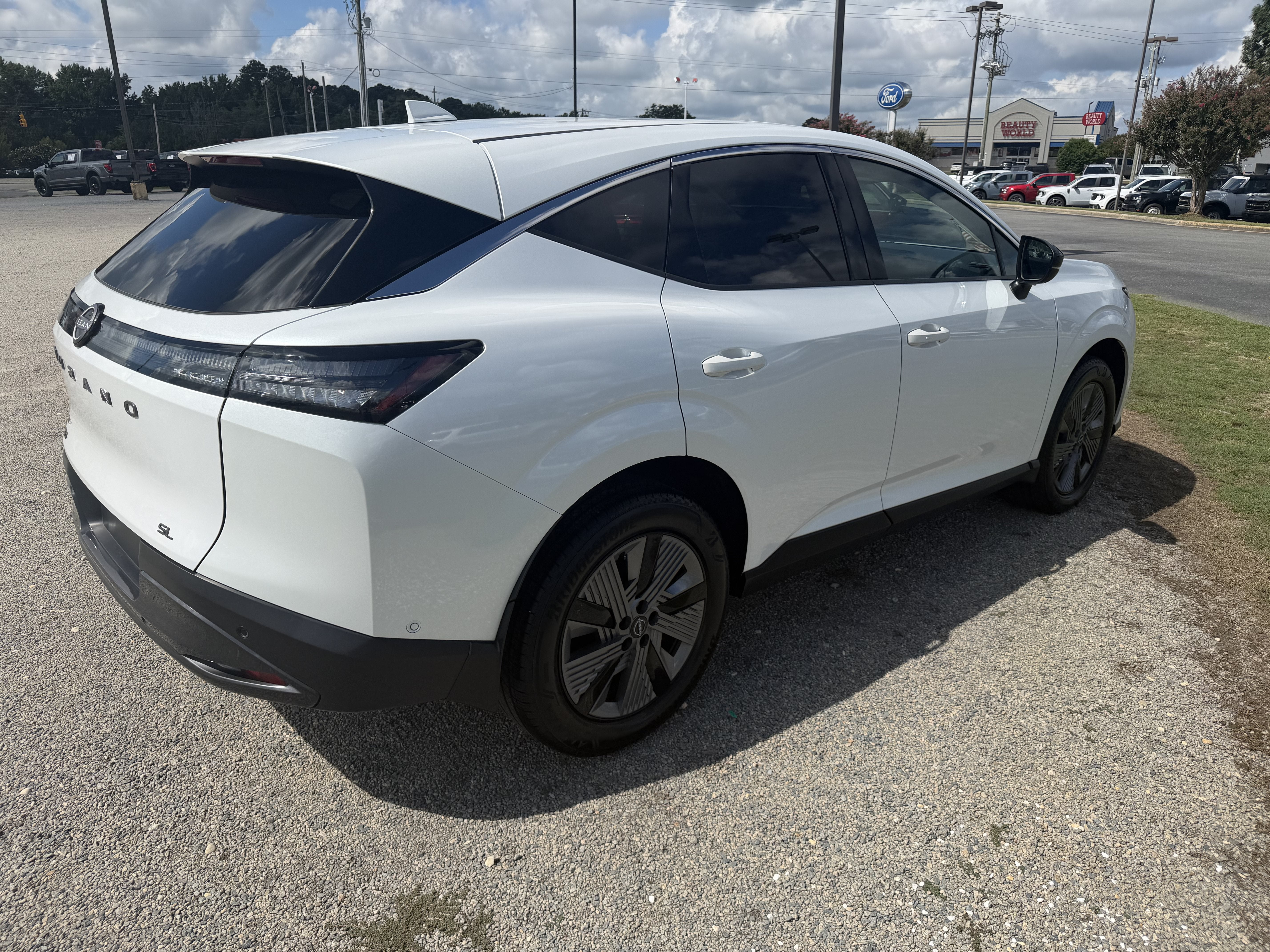 2025 Nissan Murano SL