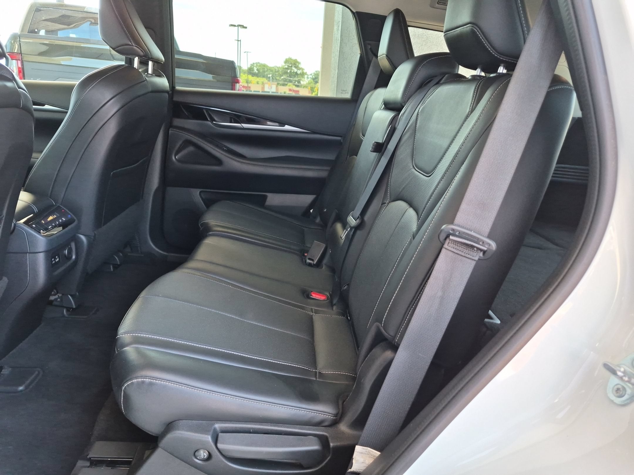 2022 INFINITI QX60 PURE