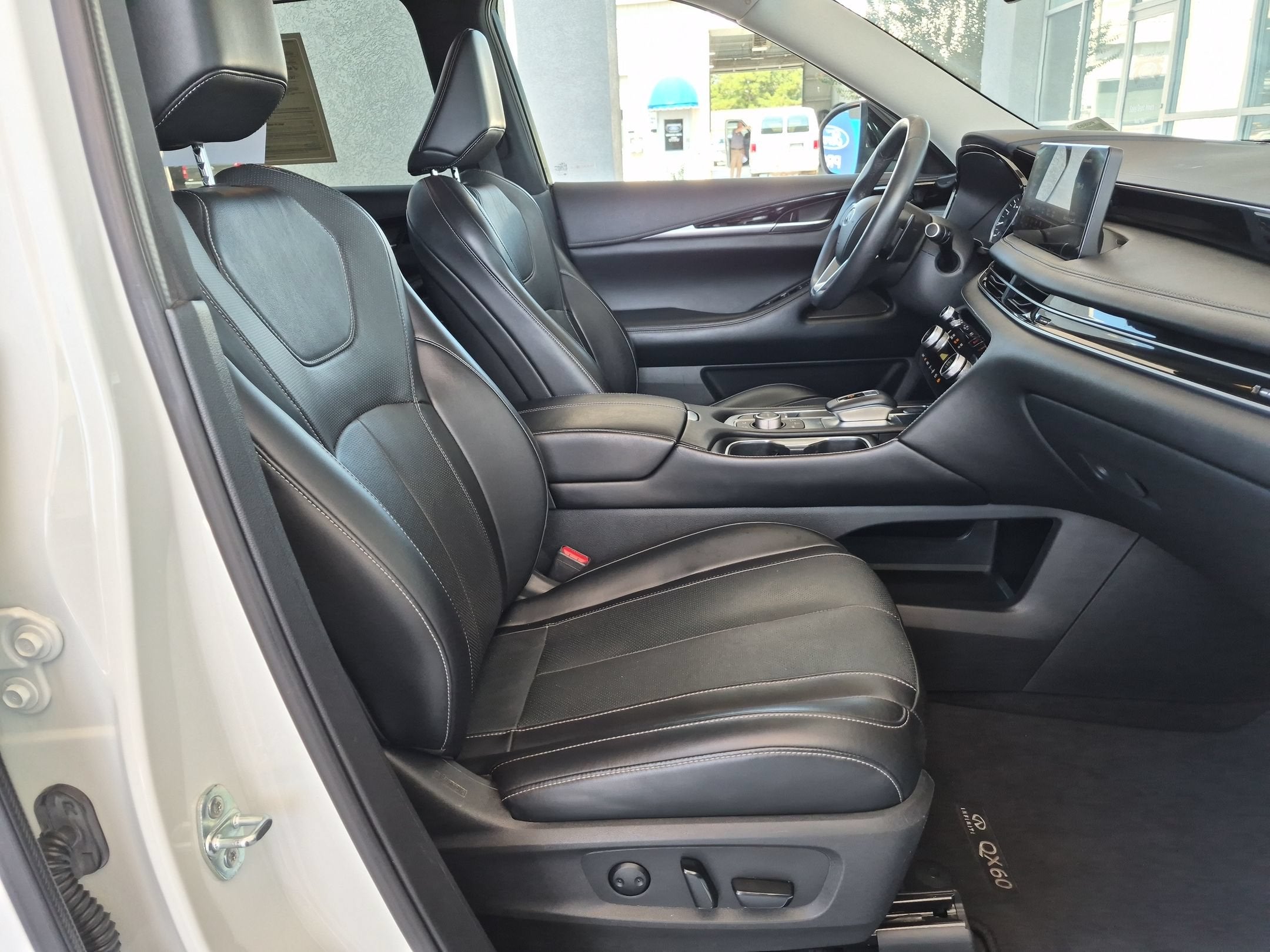 2022 INFINITI QX60 PURE