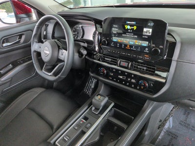 2024 Nissan Pathfinder SL