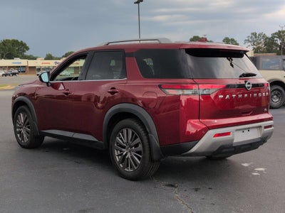 2024 Nissan Pathfinder SL